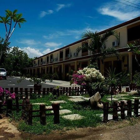 Putra Putri alojamiento Hotel Kangar Exterior foto