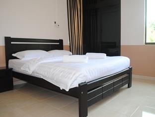 Putra Putri alojamiento Hotel Kangar Exterior foto