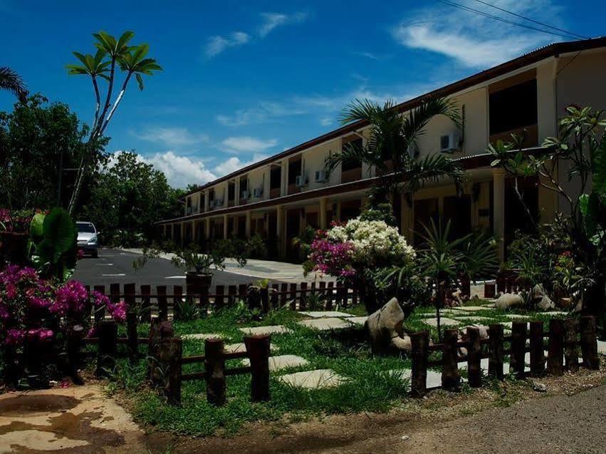 Putra Putri alojamiento Hotel Kangar Exterior foto